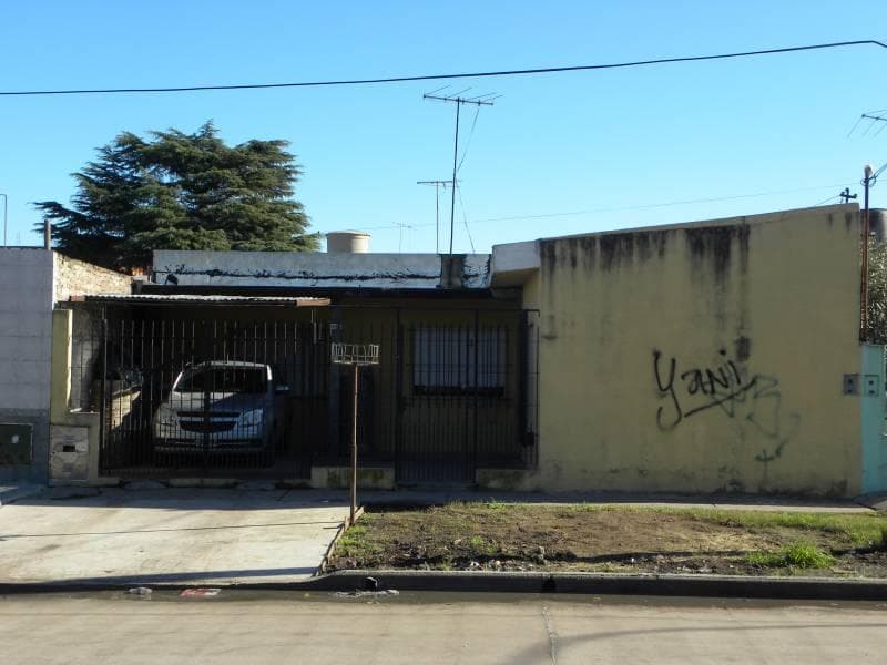 House for sale on G. de Laferrere with a large lot