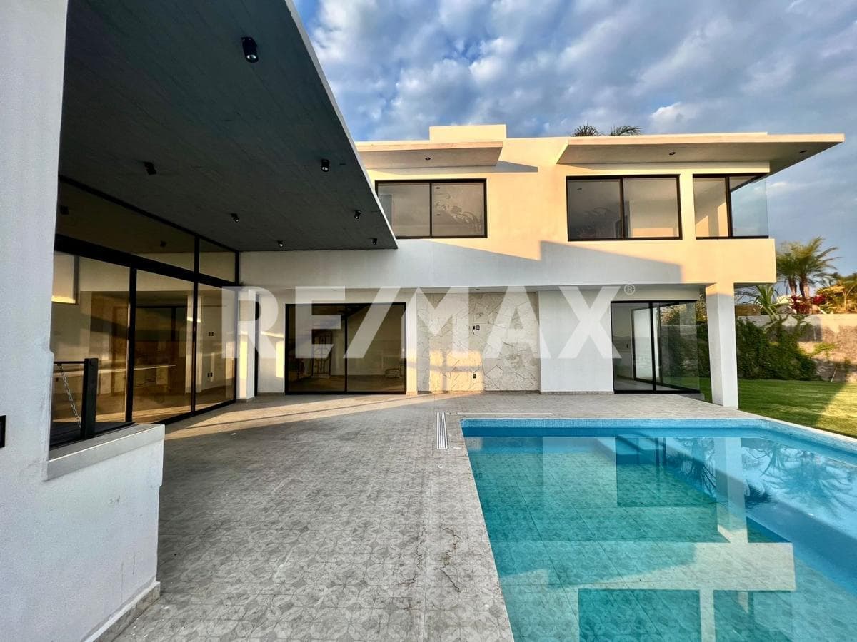 House for Sale in Morelos, Lomas de Cocoyoc Subdivision