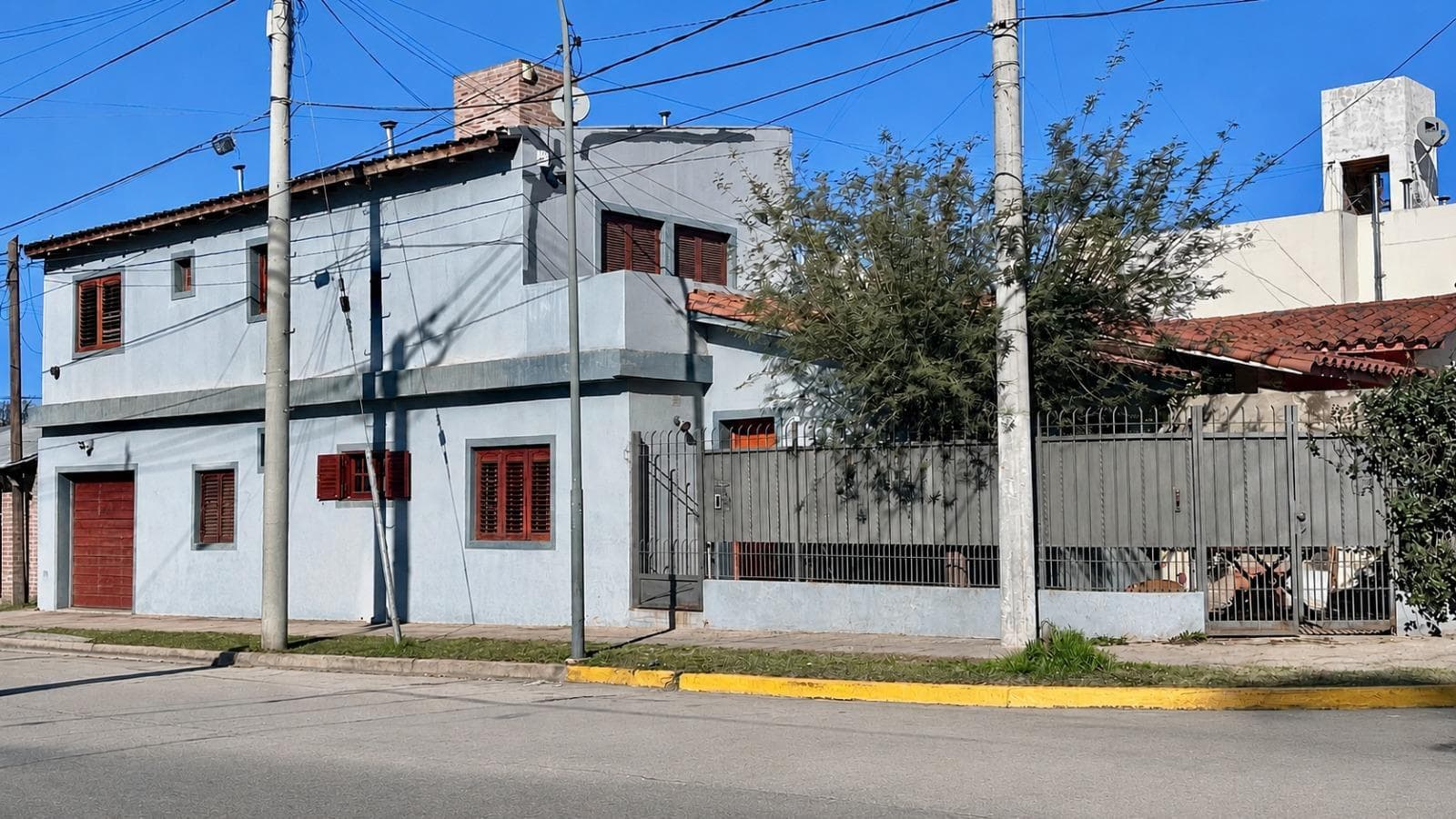 TRIPLEX - B° CÁMARA - TODOS LOS SERVICIOS