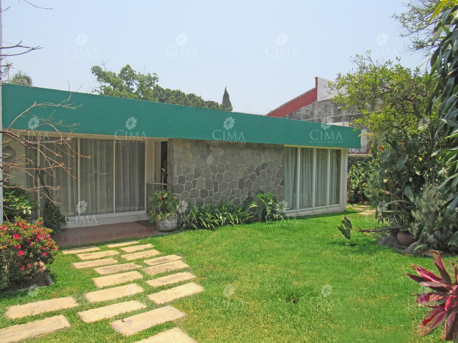 VENTA CASA PARA REMODELAR EN UN NIVEL - V136