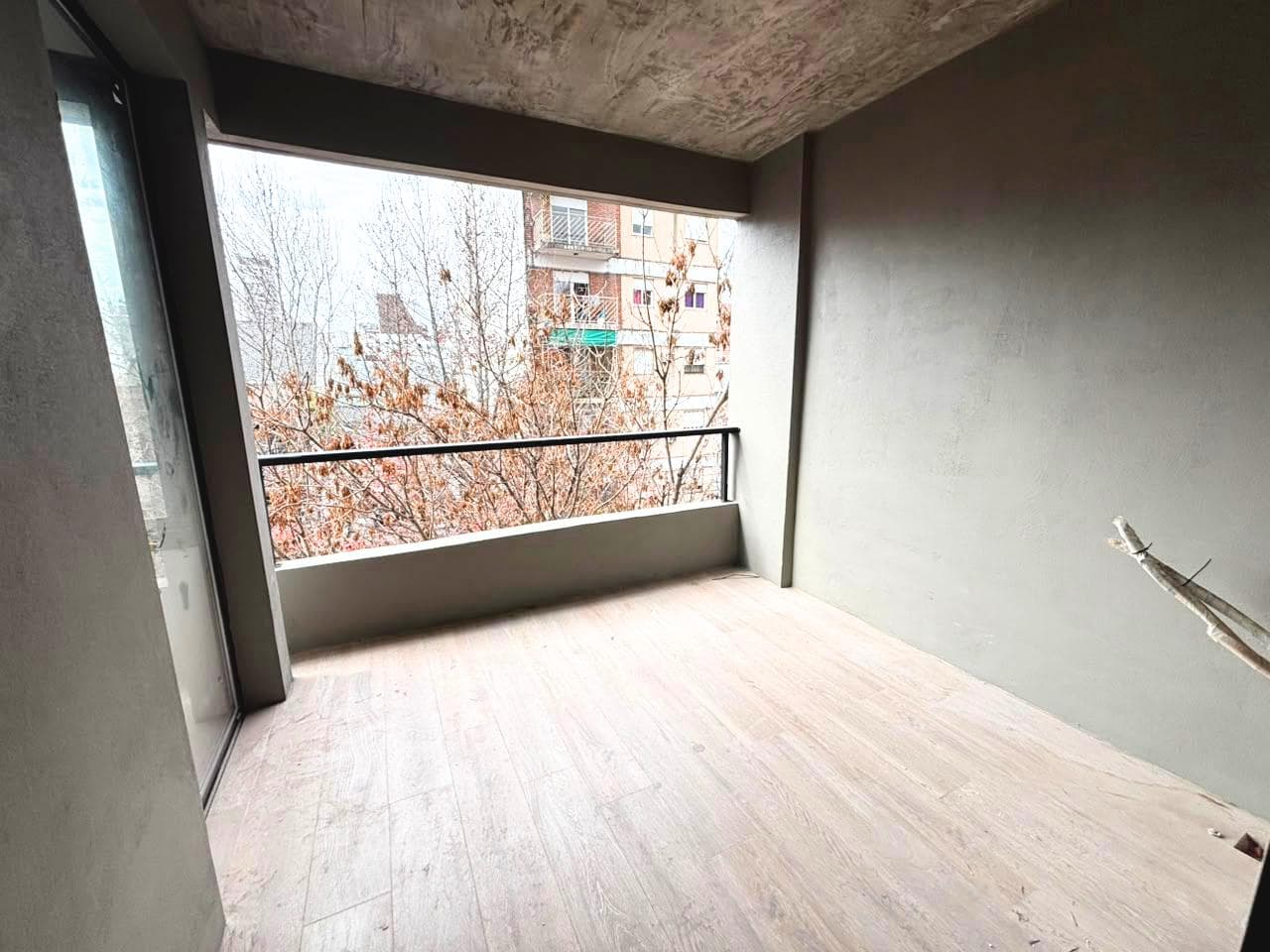 Two-room apartment in Villa Crespo with a balcony terrace and a half-bath