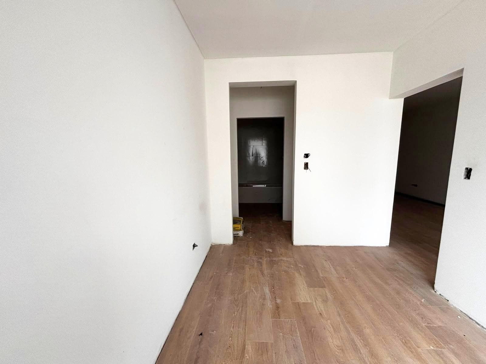 Two-room apartment with a balcony/terrace and a half-bath