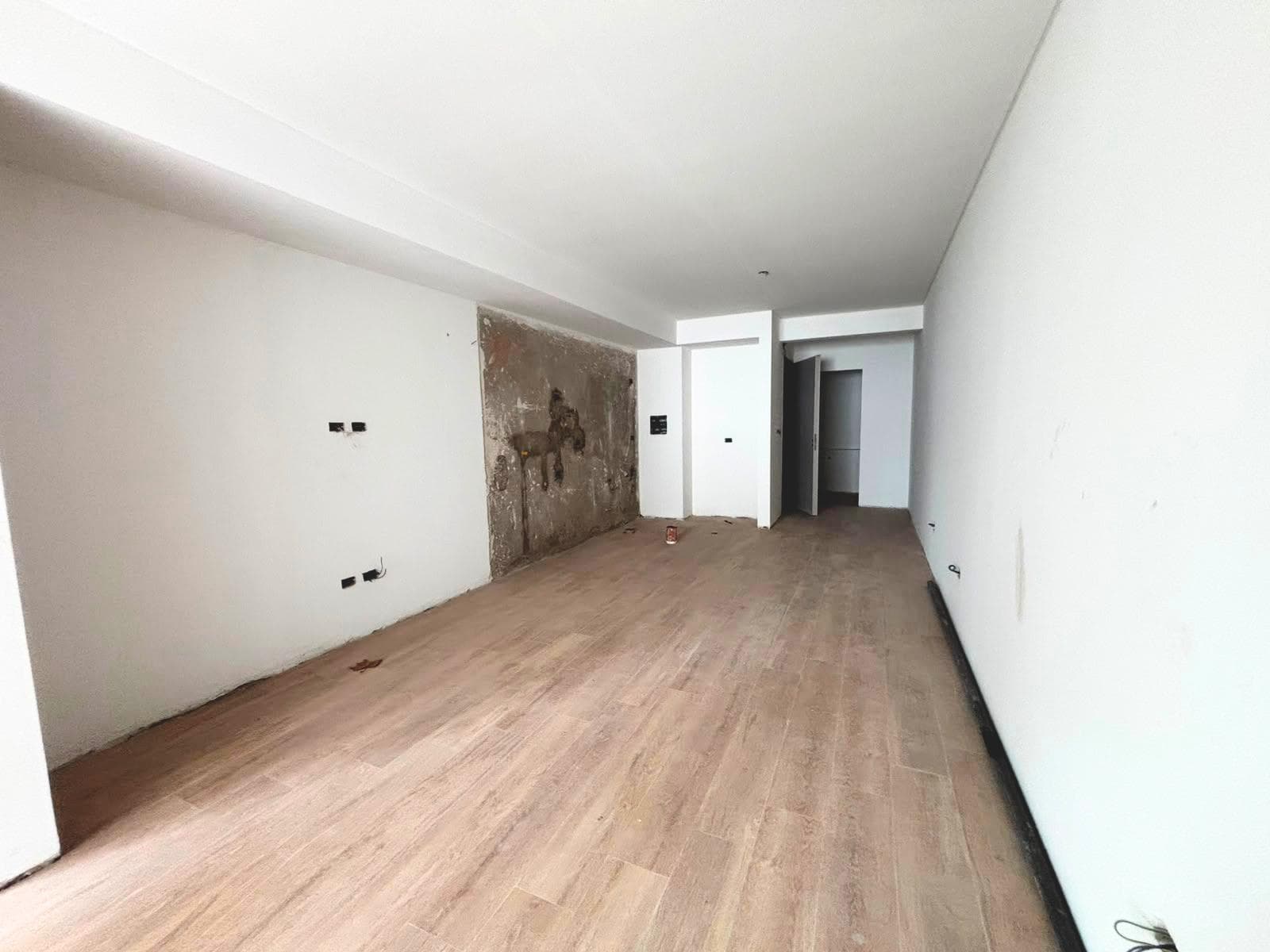 Two-room apartment with a balcony/terrace and a half-bath