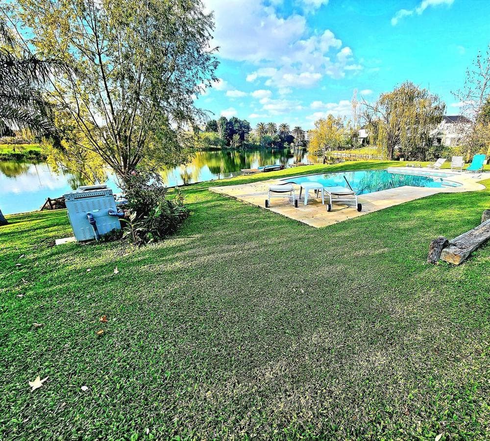 Lakefront House for Rent in Los Castores, Nordelta, Tigre