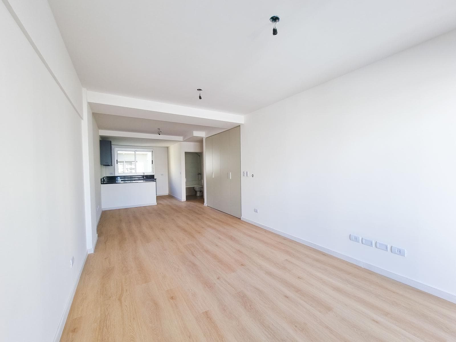 One-room apartment for sale in Almagro