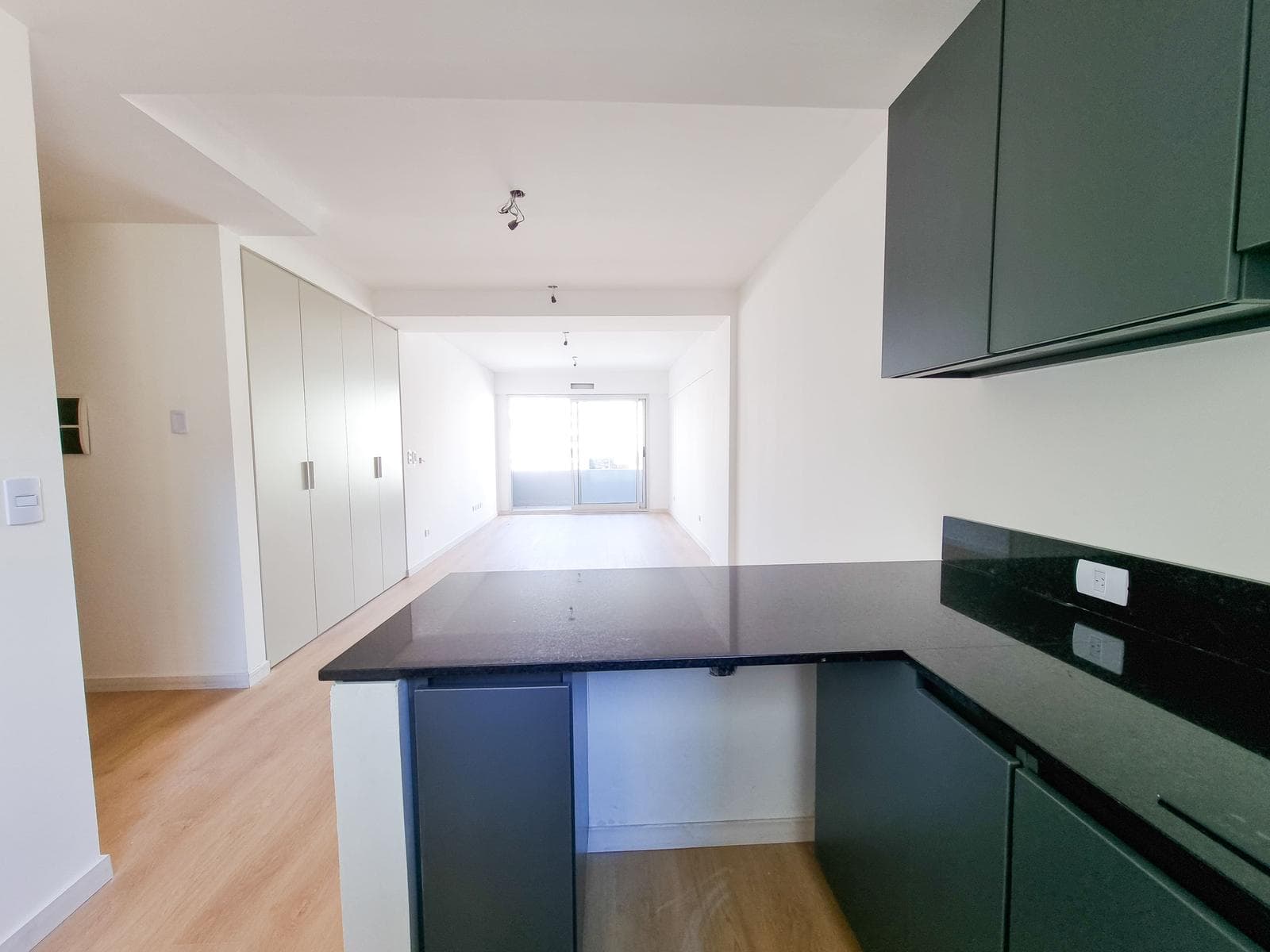 One-room apartment for sale in Almagro