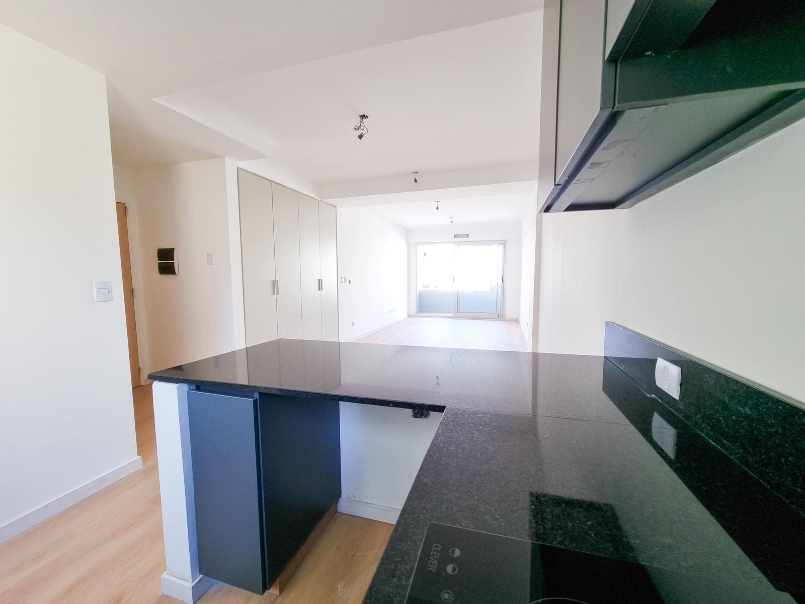 One-room apartment for sale in Almagro