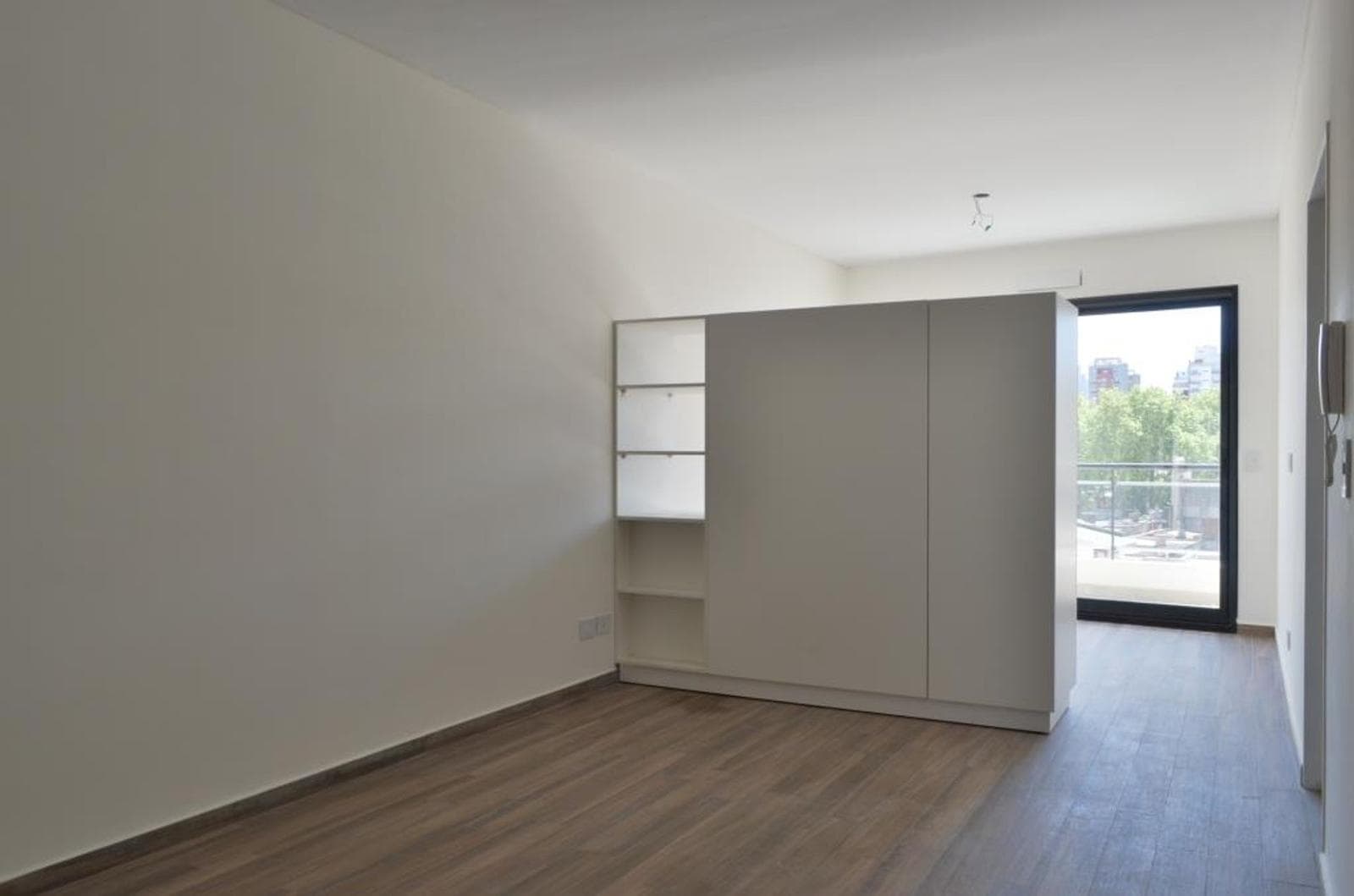 BRAND-NEW, DIVISIBLE STUDIO APARTMENT WITH BALCONY FOR SALE IN SAN CRISTÓBAL