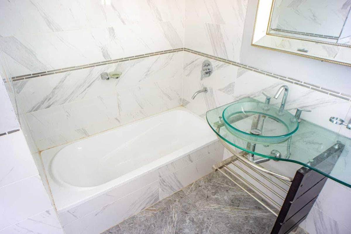 For Sale/Financing: Three-Bedroom Apartment with Amenities in Pichincha