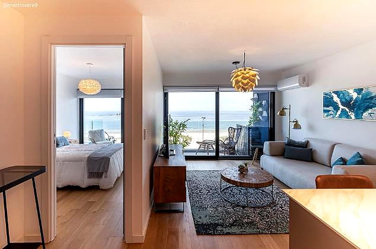 One-bedroom apartment for sale, currently rented, with a patio in Malvin.