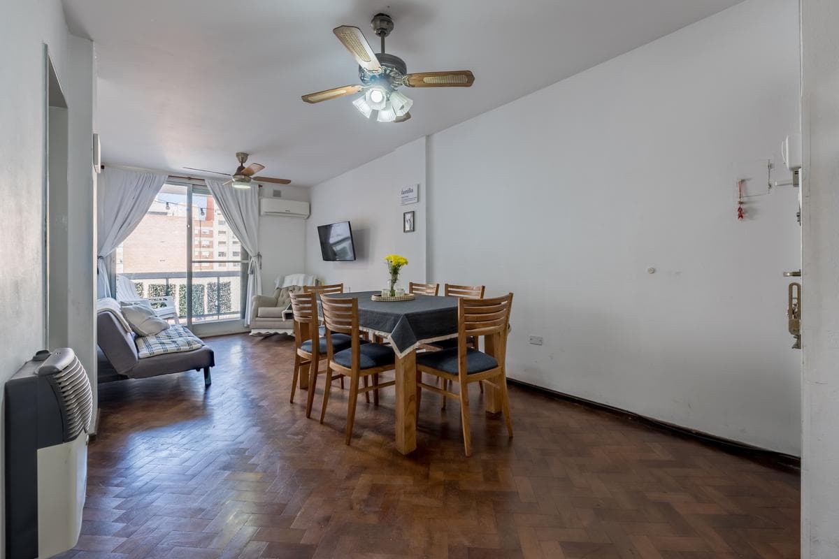 FOR SALE | TRADE - 3-bedroom apartment with a balcony facing the rear of the building - Martin, Rosario.