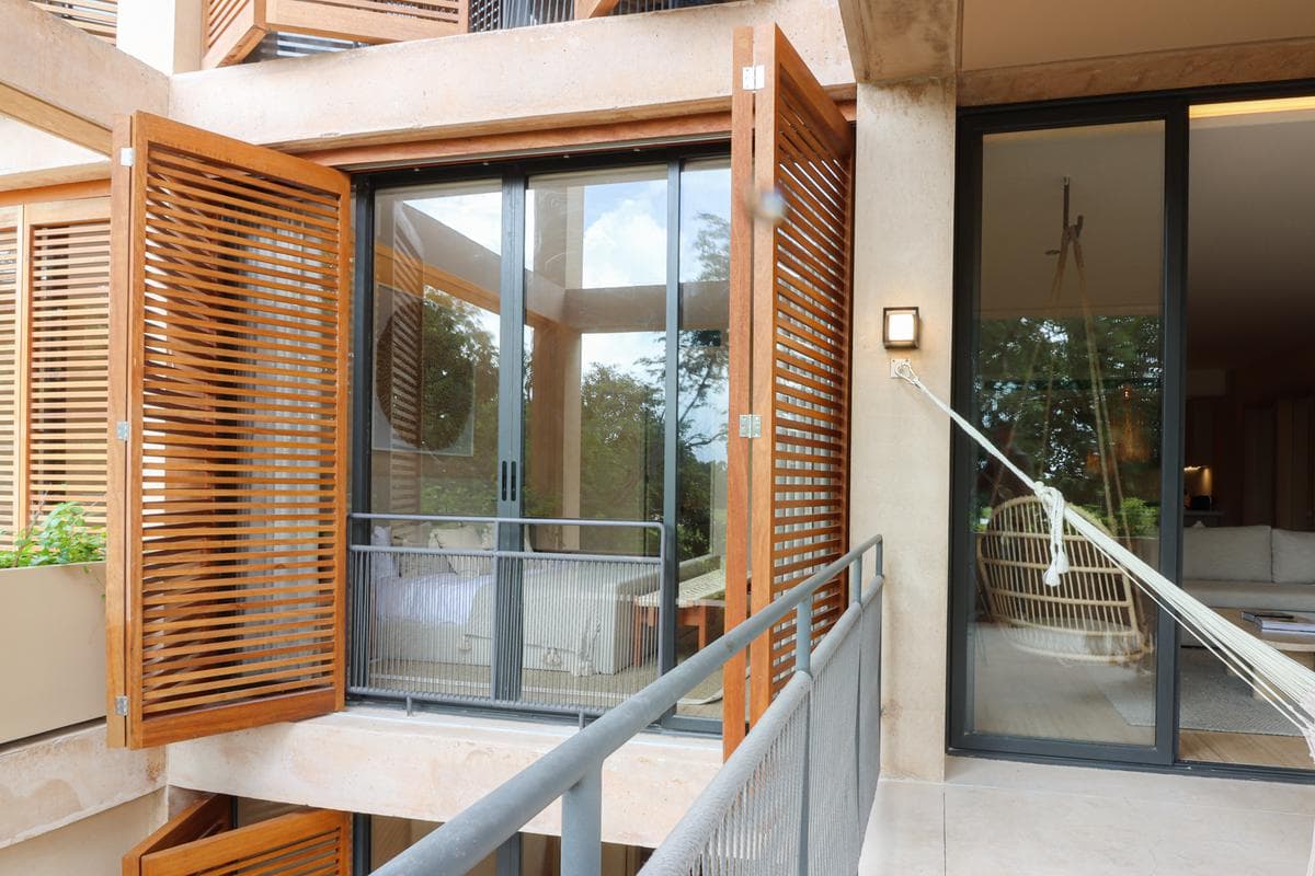 APARTMENT FOR SALE NEAR A GOLF COURSE, AVAILABLE IMMEDIATELY IN PLAYA DEL CARMEN