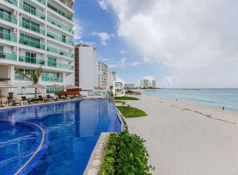For Sale: Oceanfront Apartment in Cancun