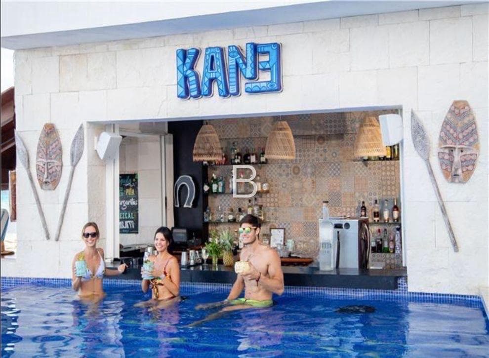 For Sale: Oceanfront Apartment in Cancun