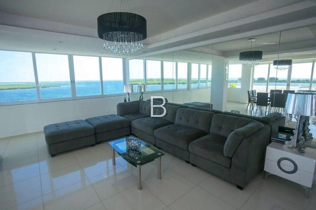 Penthouse in Cancún's Hotel Zone for Sale
