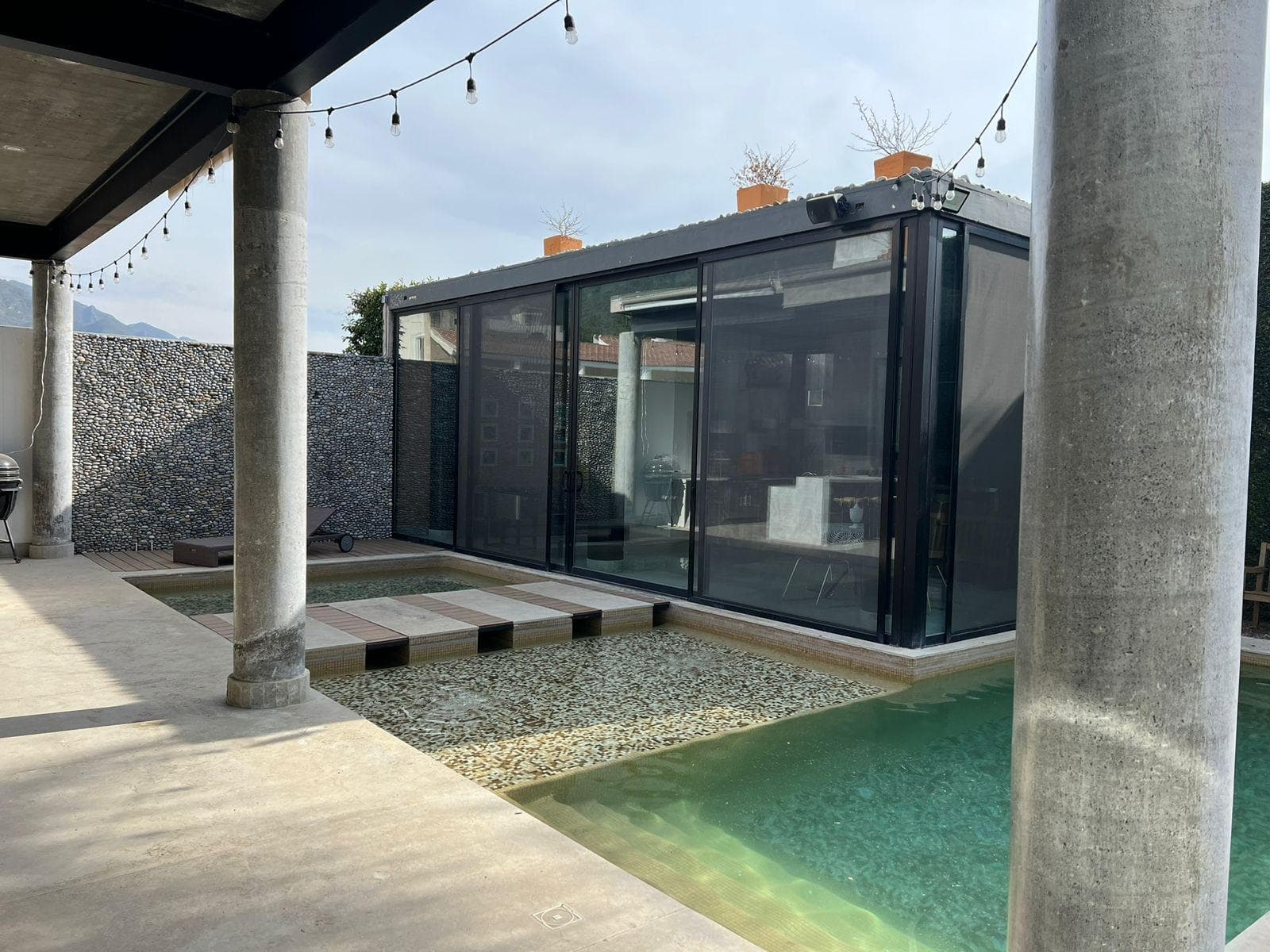 HOUSE FOR SALE IN LA JOYA