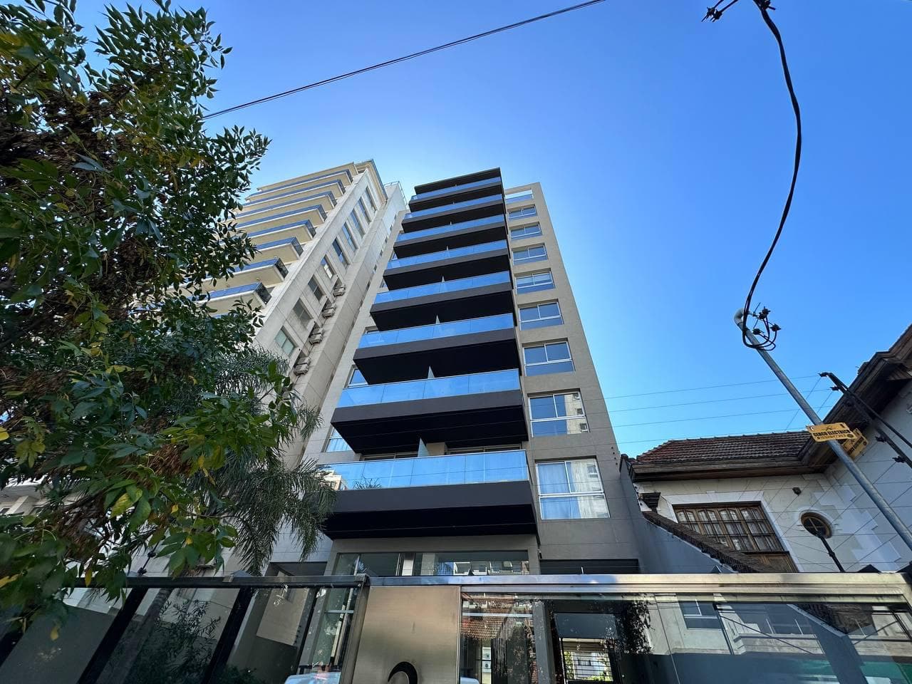 2-ROOM APARTMENT FOR SALE IN DOWNTOWN QUILMES—OPEN HOUSE WITH AMENITIES