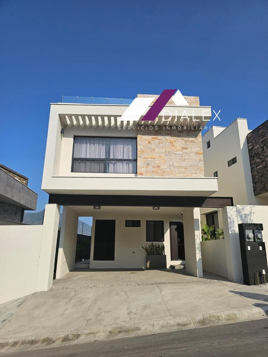 HOUSE for SALE in a private gated community - NATIONAL HIGHWAY - Monterrey, 228 m²