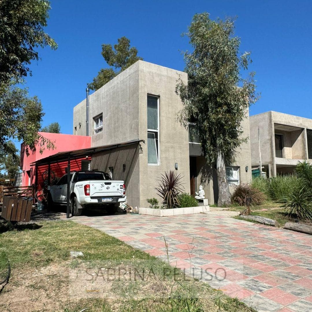House for Sale in Alvarez del Bosque