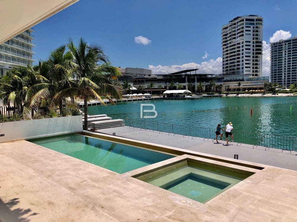 House for Sale in La Marina, Puerto Cancún