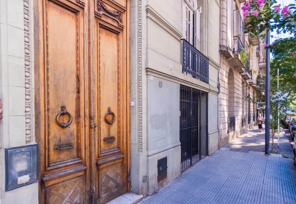 Magnificent, stylish home suitable for residential use, offices, or development in Barrio Norte