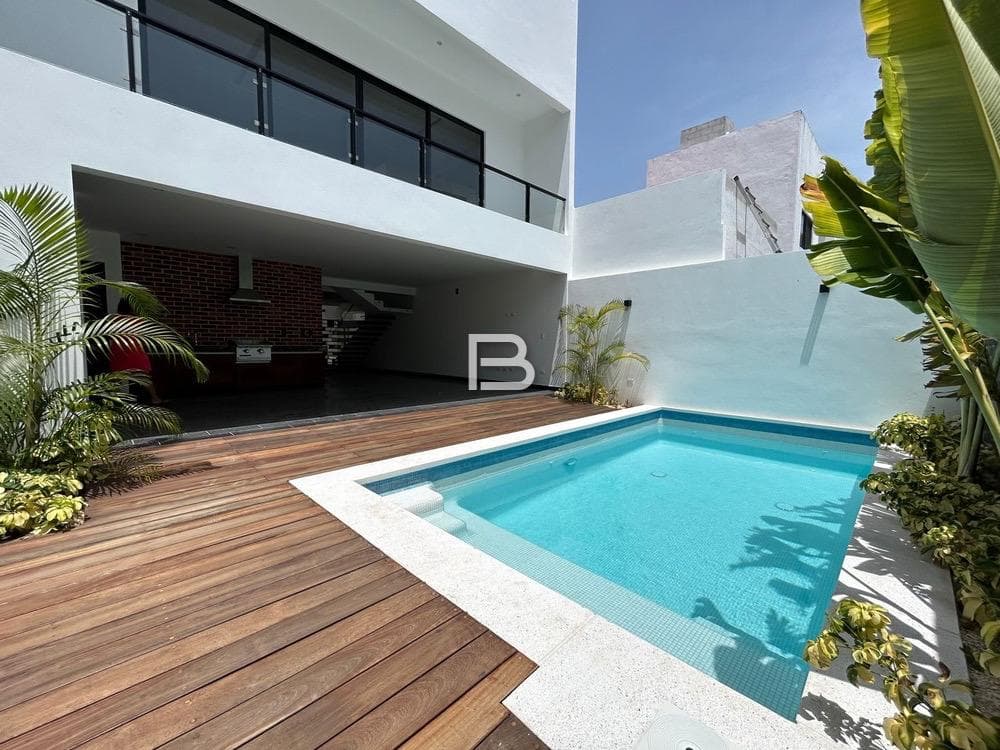 Aqua Residencial: Brand-New House for Sale