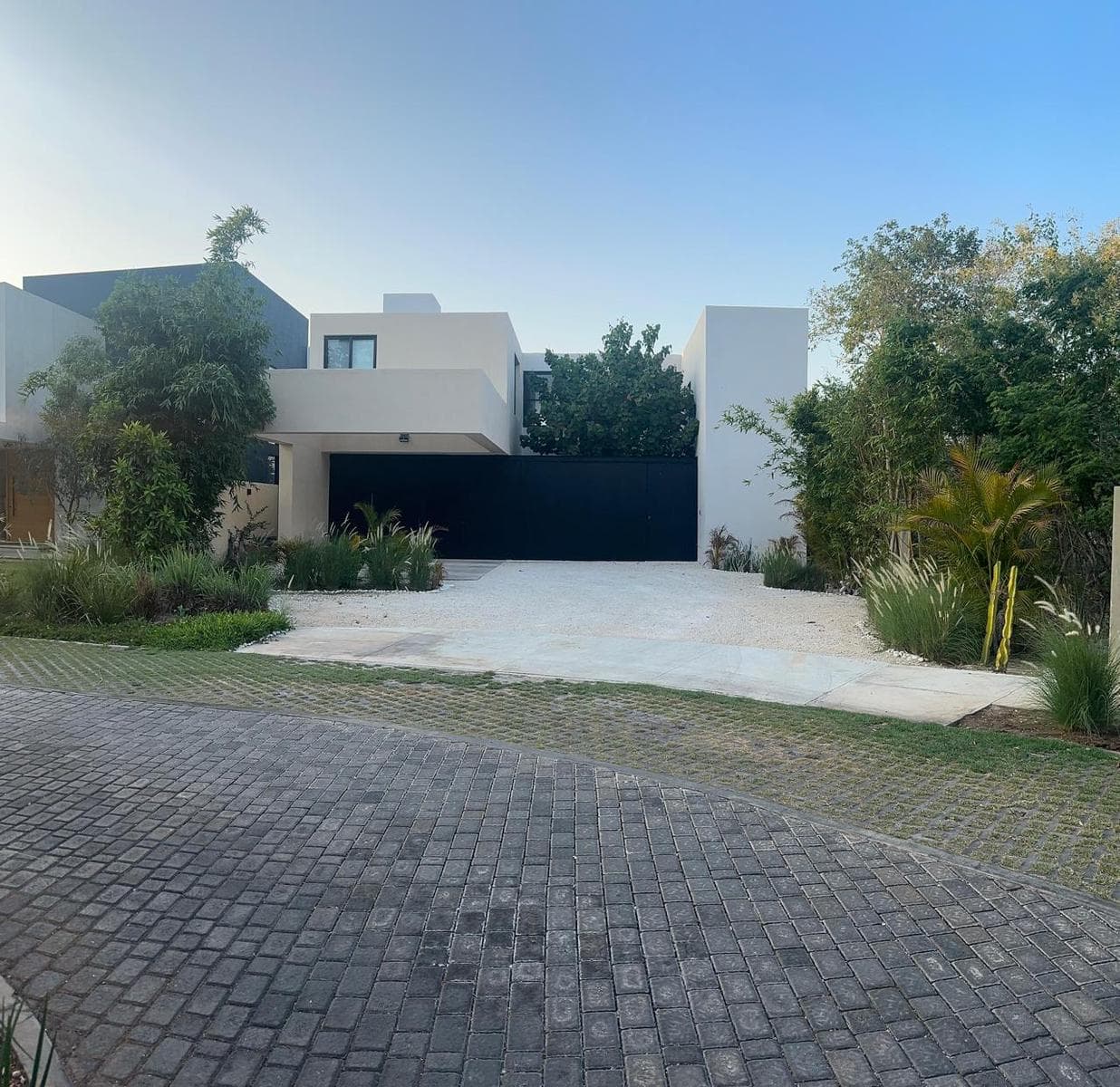 HOUSE FOR SALE IN MÉRIDA, RESIDENCIAL COMPOTELA COUNTRY CLUB
