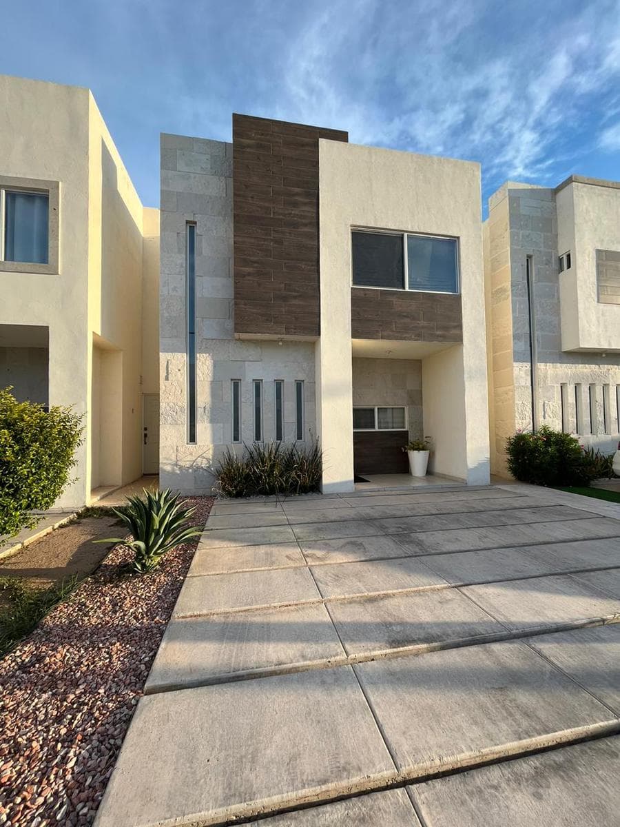 Fully Furnished House for Sale in Siena Residencial