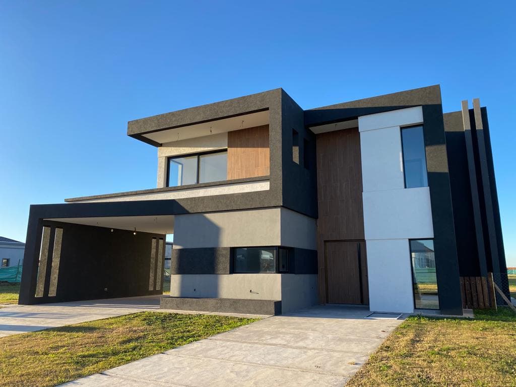 5-ROOM HOUSE FOR SALE IN THE EL REBENQUE NEIGHBORHOOD, CANNING
