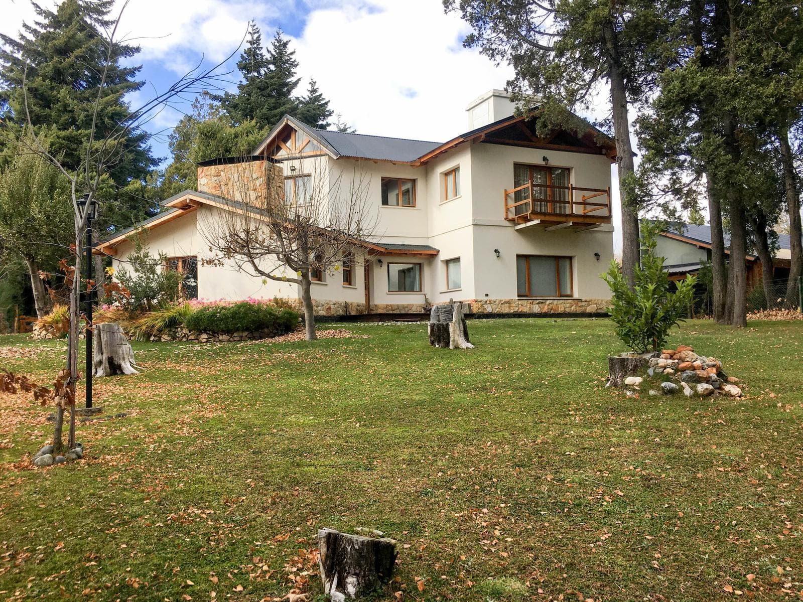 House for Sale in the Pájaro Azul Neighborhood - Bariloche