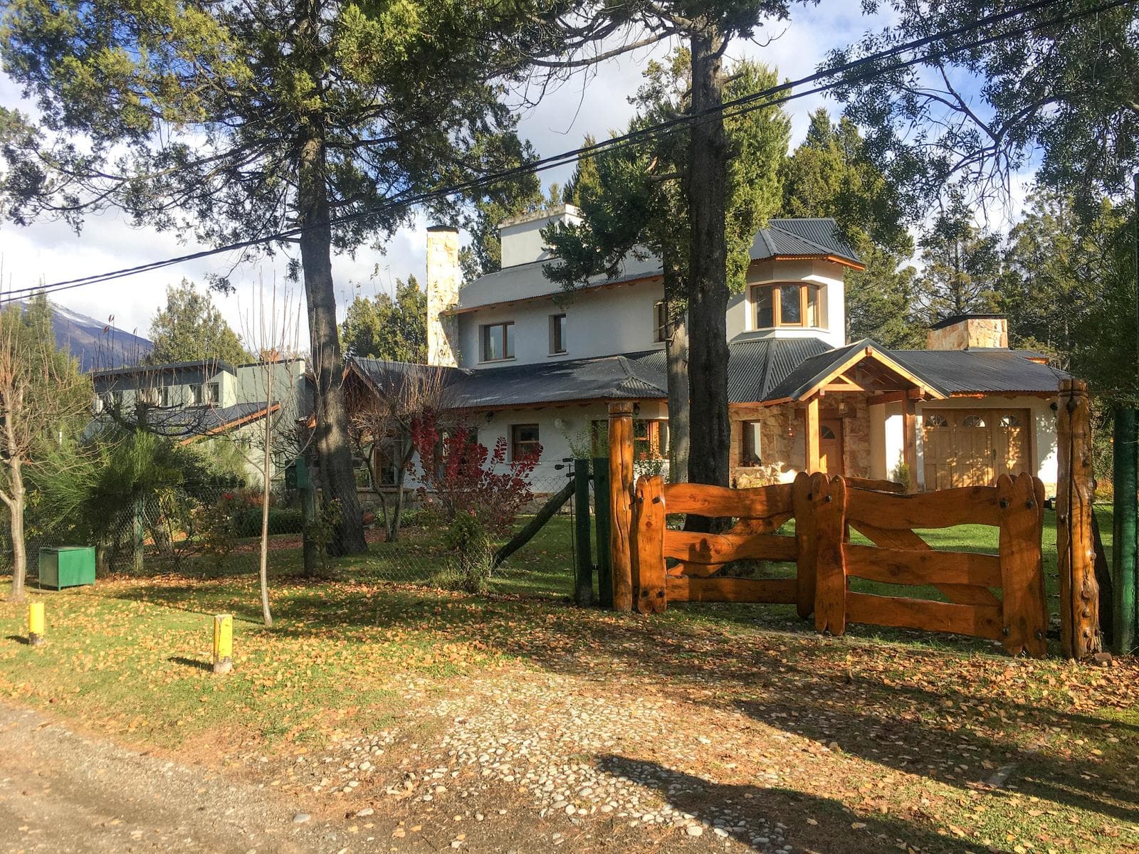 House for Sale in the Pájaro Azul Neighborhood - Bariloche