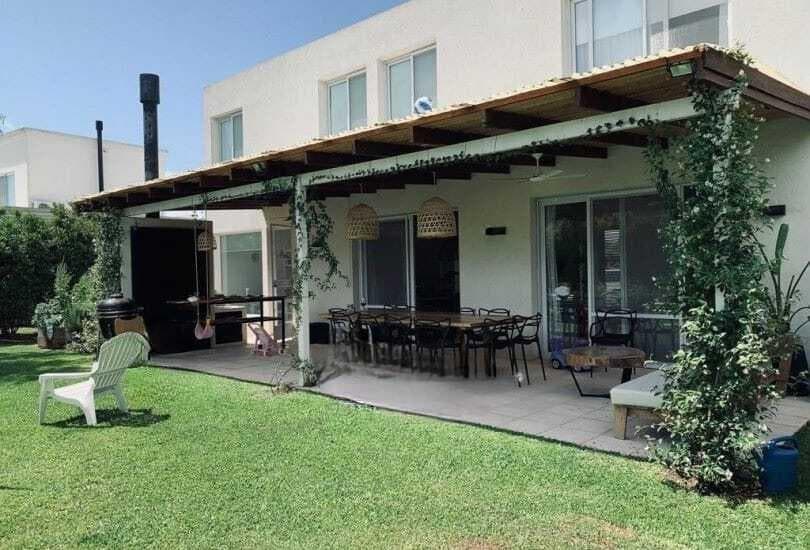 Two-Story House for Sale in Barbarita, General Pacheco, Tigre