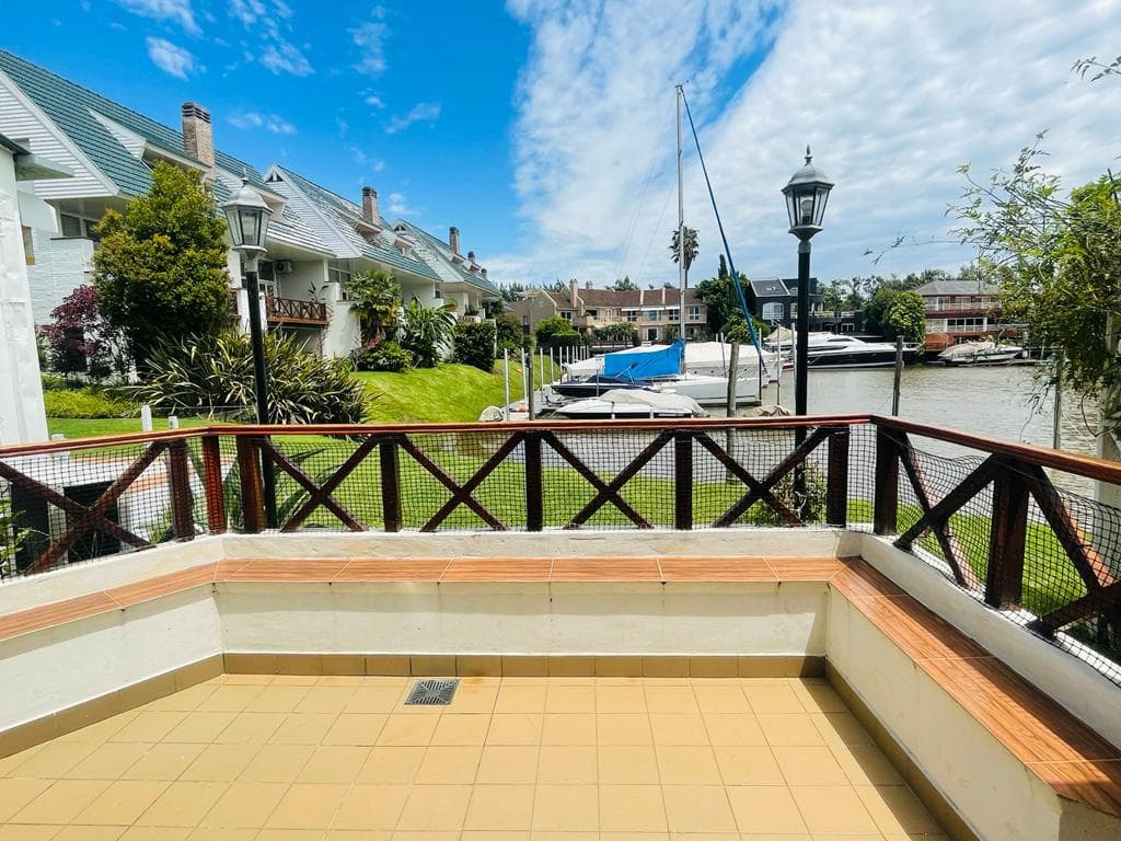 Excellent Dormy with Amenities!! 24-Hour Security!
