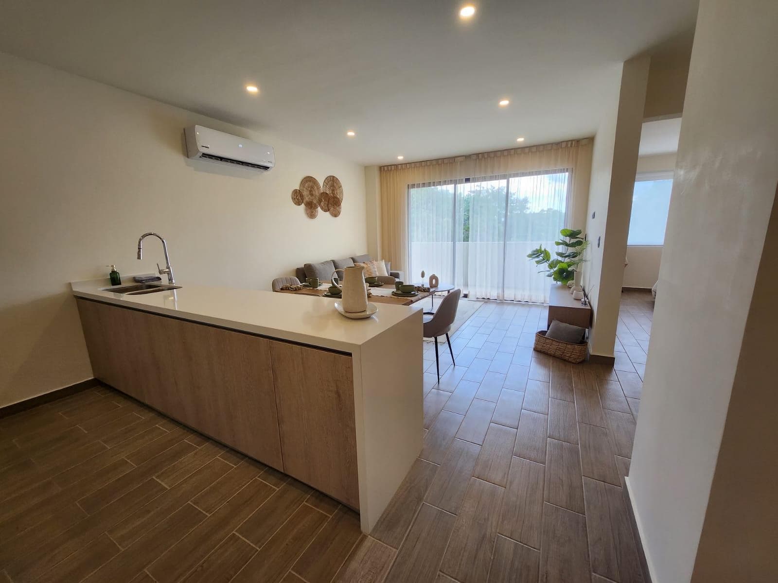 2-Bedroom Apartment for Sale, Small Terrace, Av. Prolongación La Luna, Cancún.