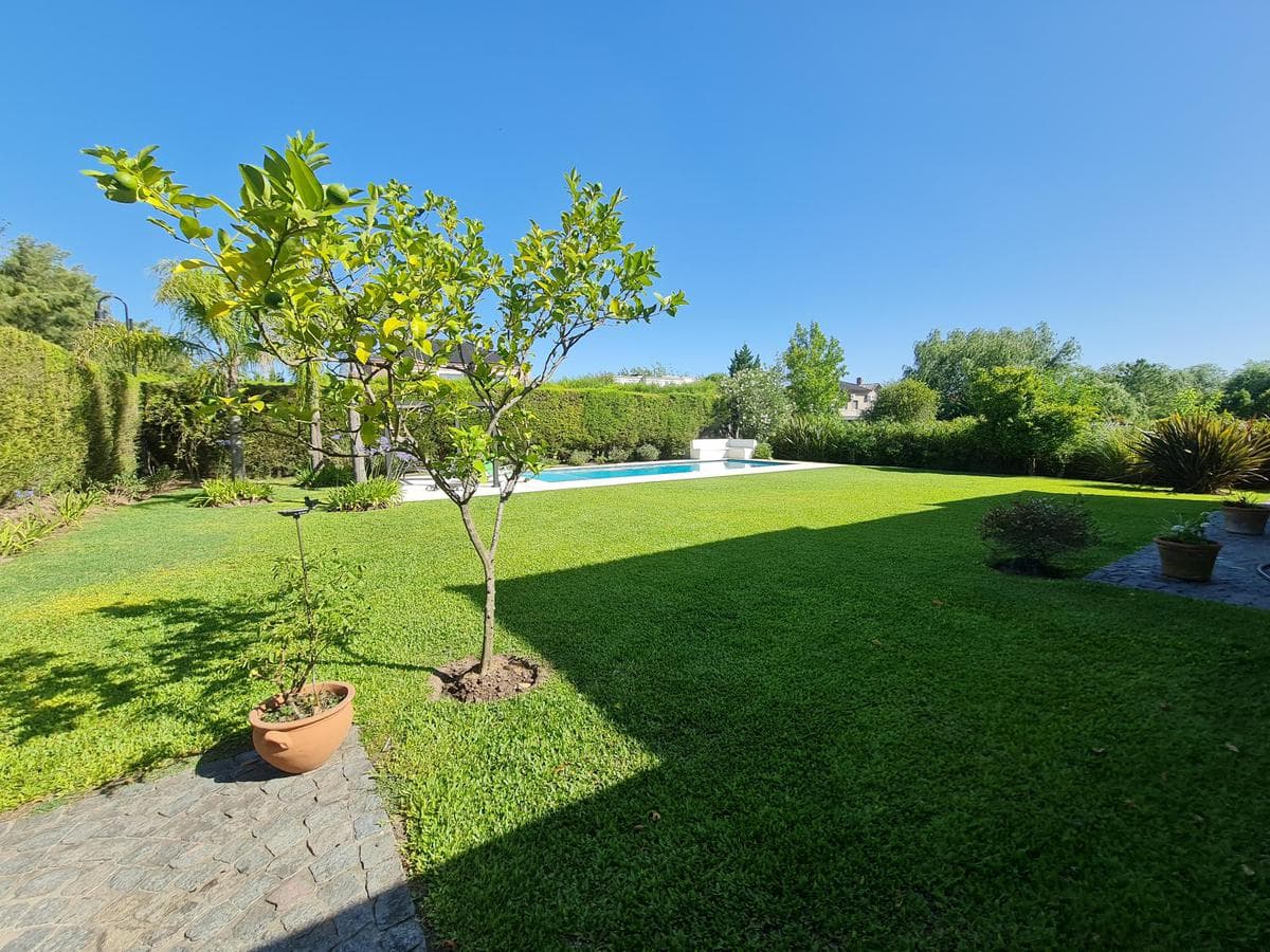House for Sale in Talar Del Lago I