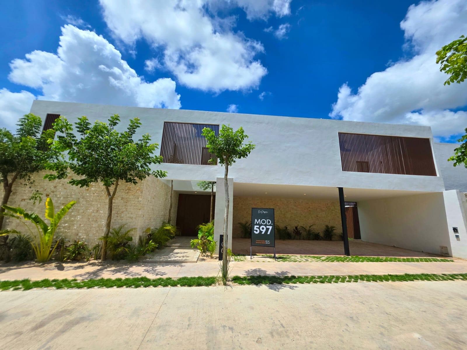 House for Sale in Xcanatún, Mérida, Yucatán
