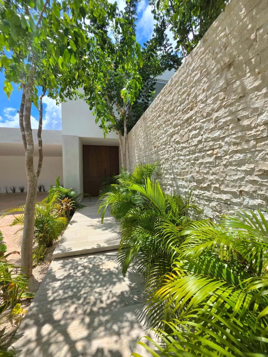 House for Sale in Xcanatún, Mérida, Yucatán