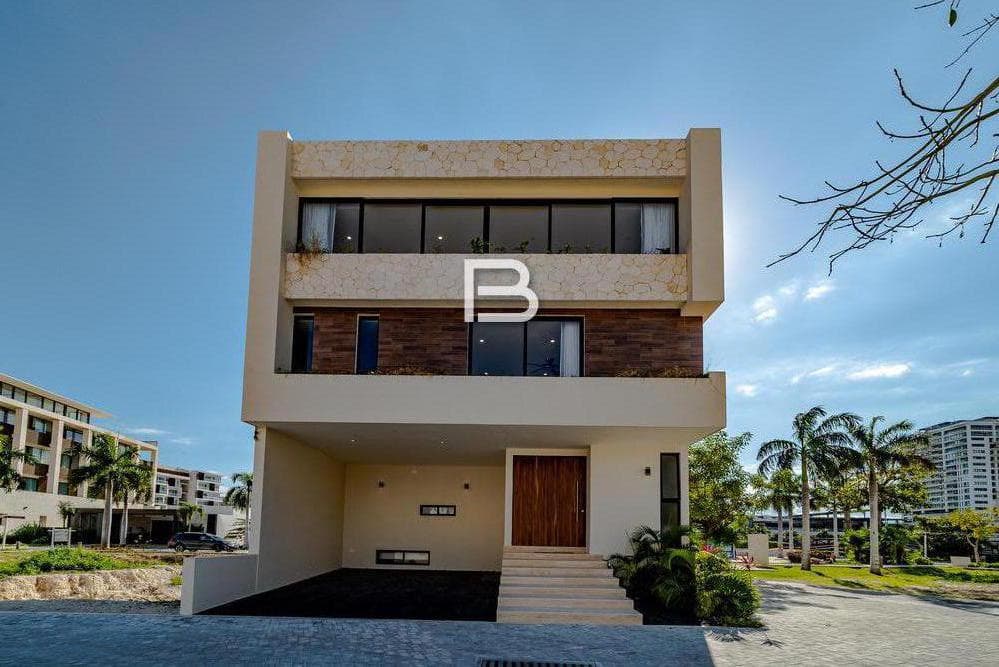 Puerto Cancun House for Sale