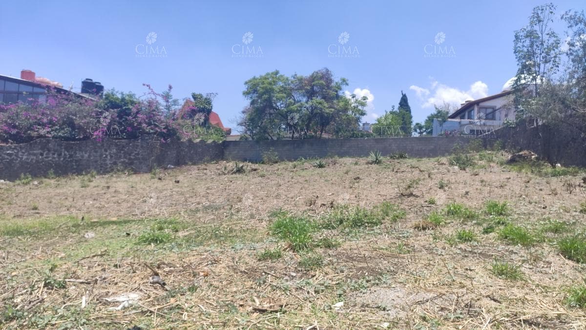 LAND FOR SALE IN A PRIVATE COMMUNITY WITH PANORAMIC VIEWS IN CUERNAVACA - T16