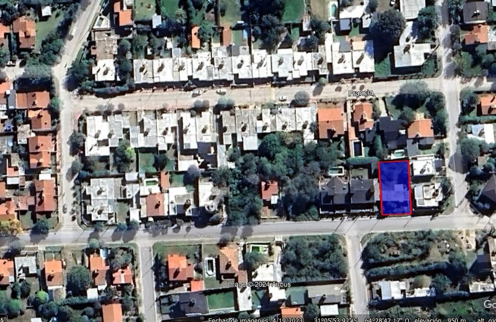 OPPORTUNITY IN LA FALDA: HOUSE IN THE JARDIN NEIGHBORHOOD