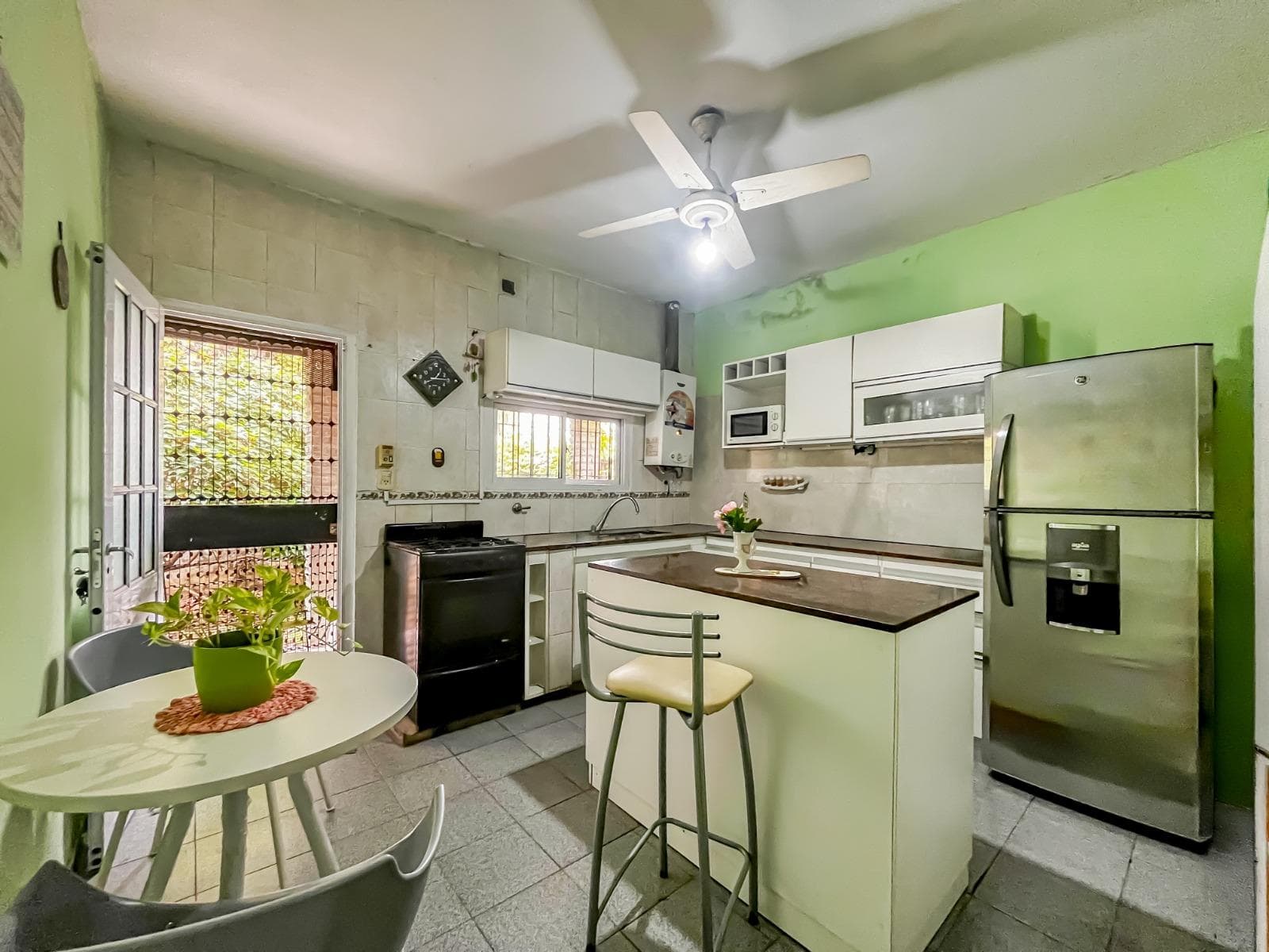 FOR SALE - Unique 3-Bedroom House with a Patio - Belgrano, Rosario