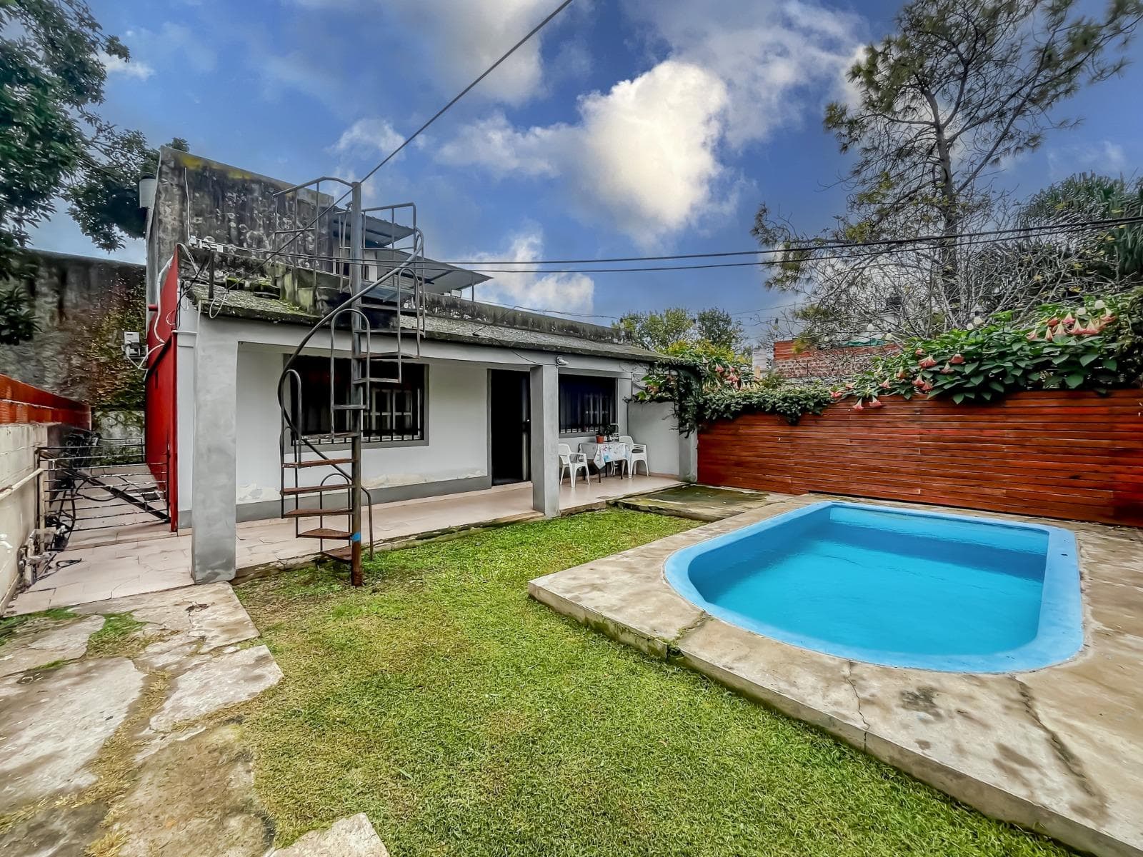 FOR SALE - Unique 3-Bedroom House with a Patio - Belgrano, Rosario