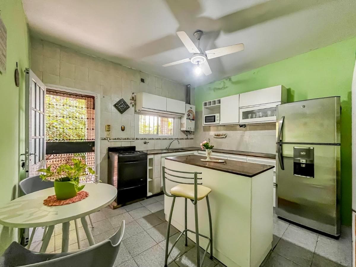 FOR SALE - House with a Front Section in Need of Renovation - House with a Renovated Interior - Belgrano Neighborhood, Rosario.