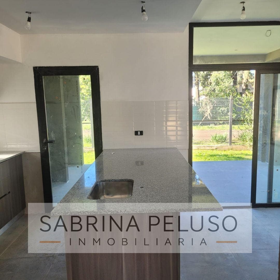 Minimalist 4-Bedroom House for Sale in the Altos del Monte Gated Community