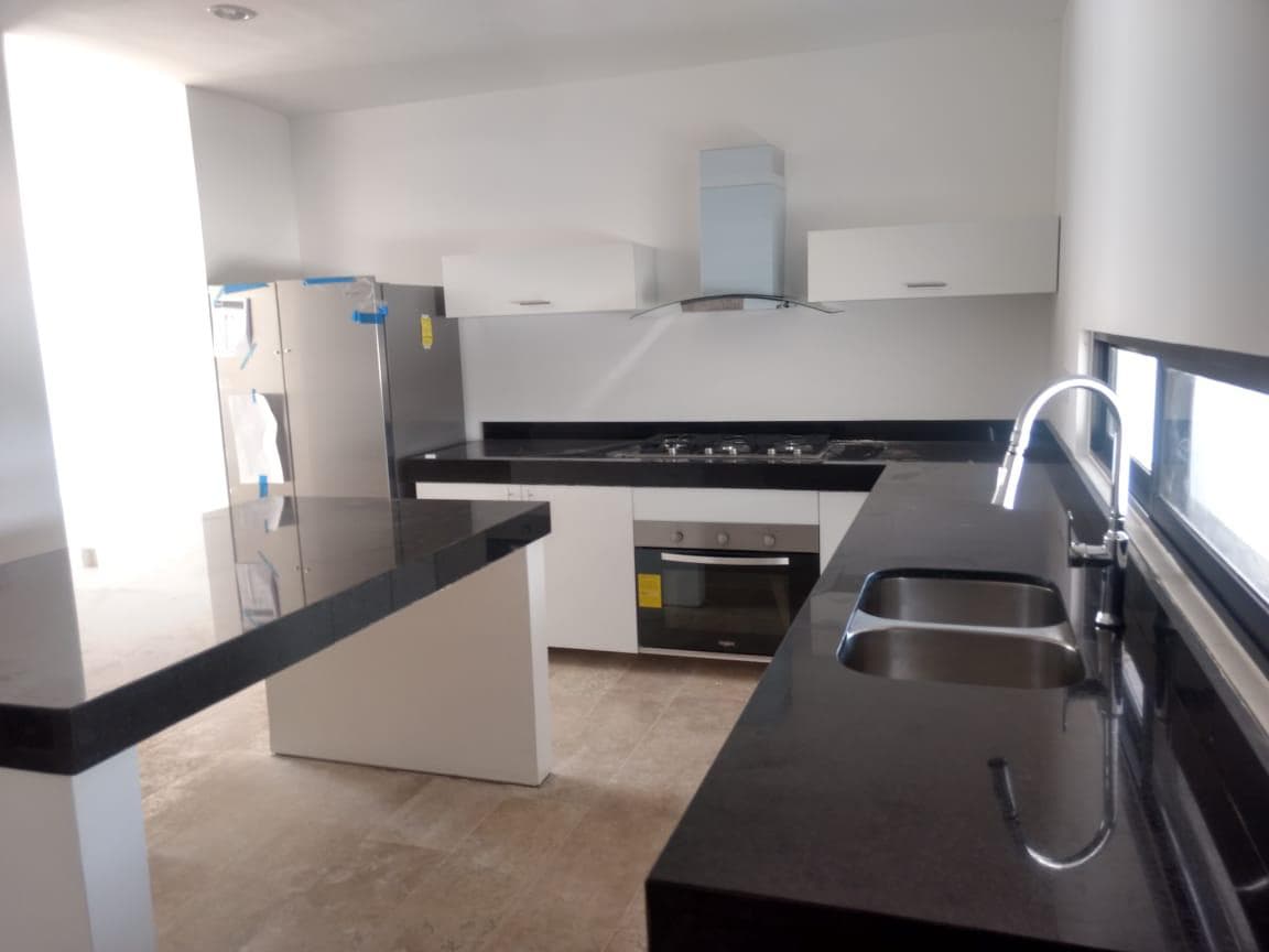 House for sale in Mérida, Yucatán, on Privada Navita near Plaza La Isla.