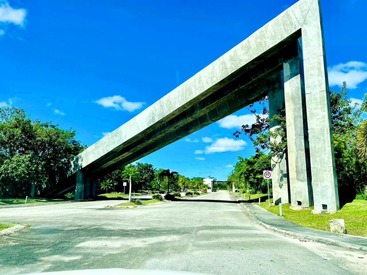 200-square-meter lots on the Conkal–Tekat Highway
