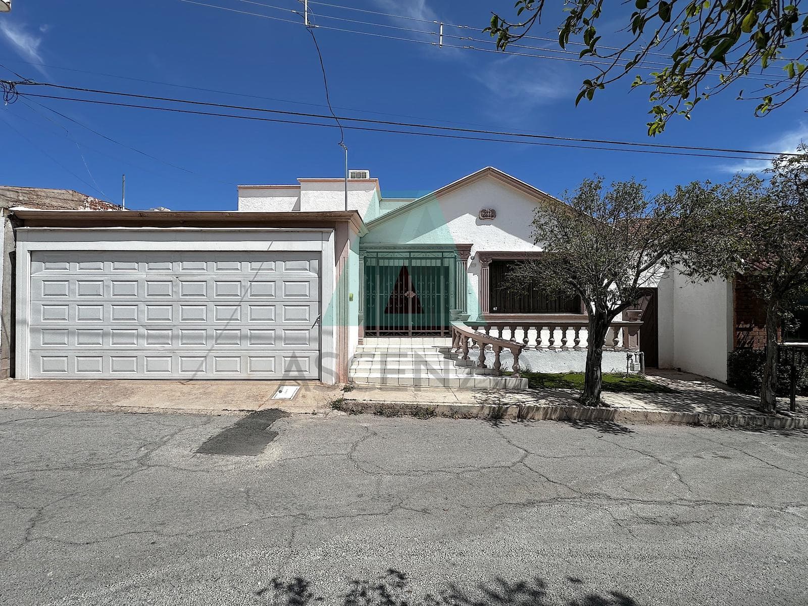 House for sale in Quintas del Sol subdivision, Flvi