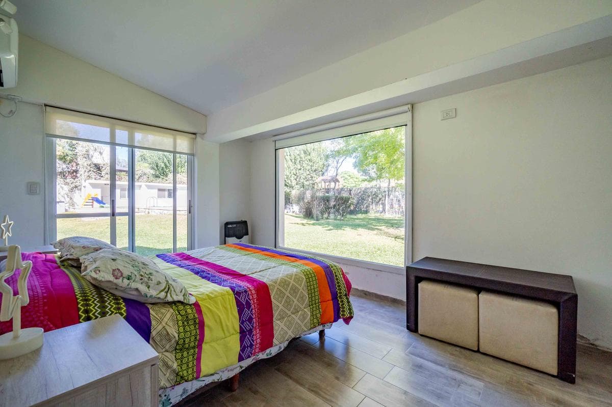 FOR SALE | TRADE - 2-bedroom house with a pool and a 1,200 m² lot - Funes. MORTGAGE AVAILABLE.