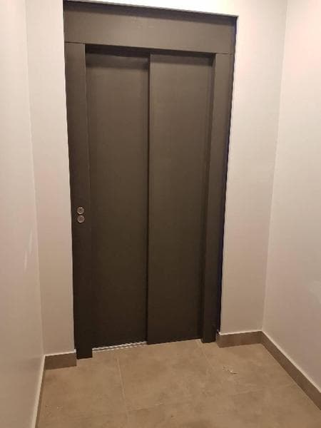 STUDIO APARTMENT/OFFICE FOR SALE WITH BALCONY OVERLOOKING JB JUSTO Y VERA—SUITABLE FOR PROFESSIONAL USE