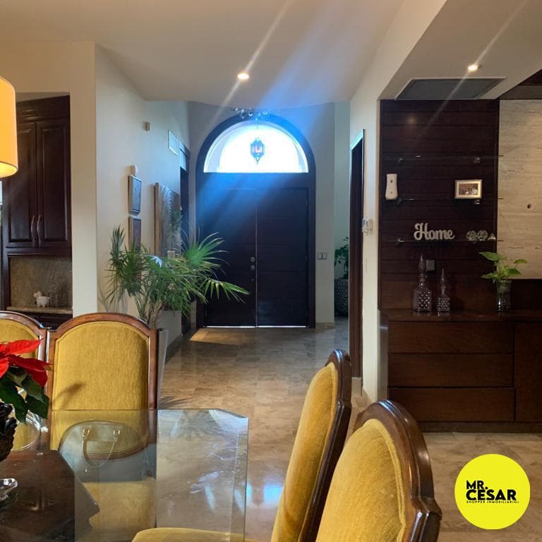 Spacious house for sale in the Compostela residential area